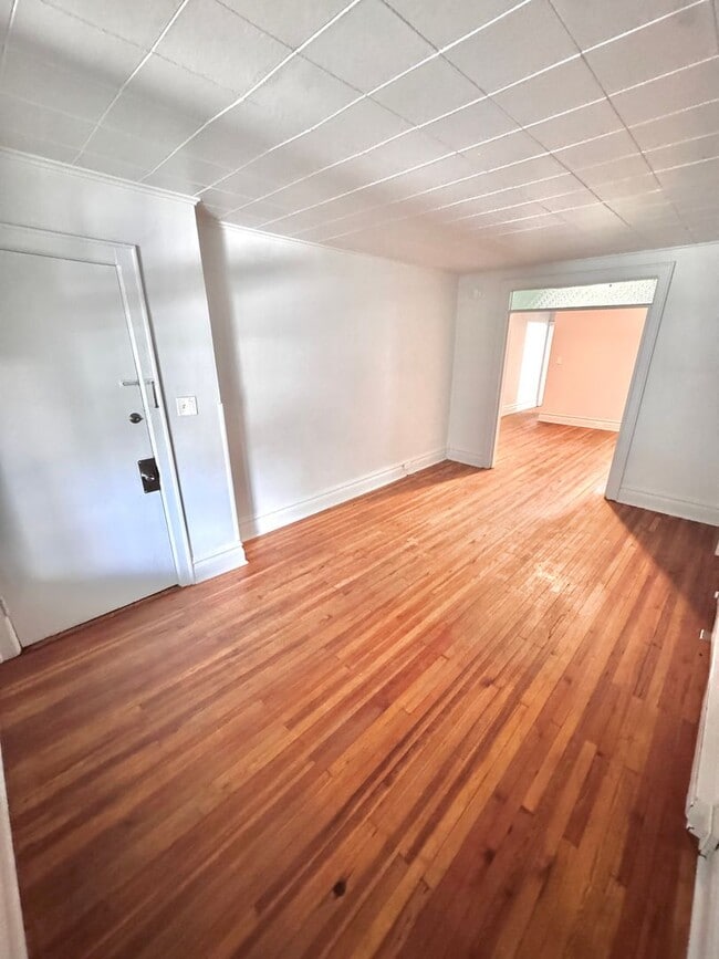 1049 Tilghman St Unit First Floor