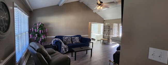 Photo - 258 Kenwood Dr