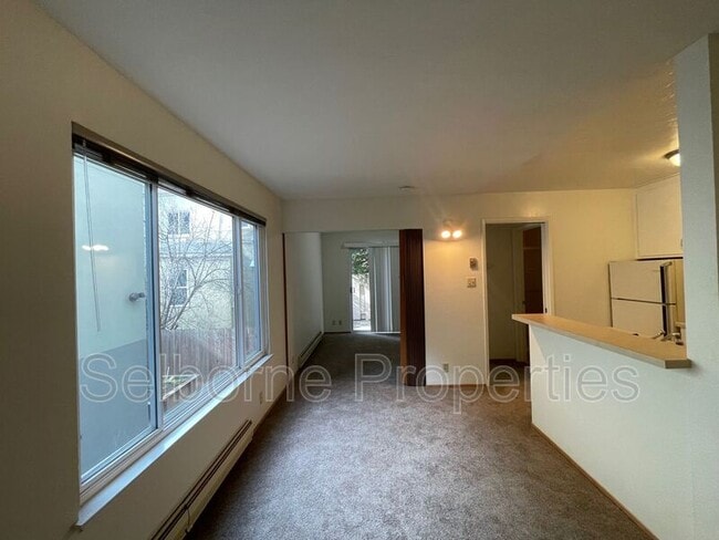Photo - 443 Lee St