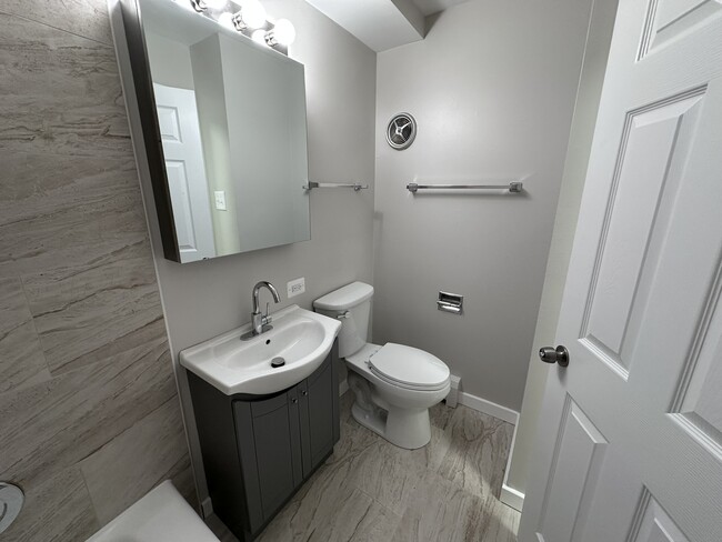 Baño - 265 Nordic Rd Unidad GW