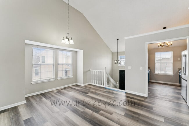 Photo - 6620 W 152nd St