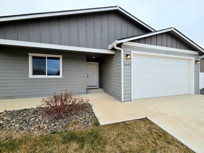 Building Photo - Newer Home in a Newer Community! 3-Bed, 2-Bath