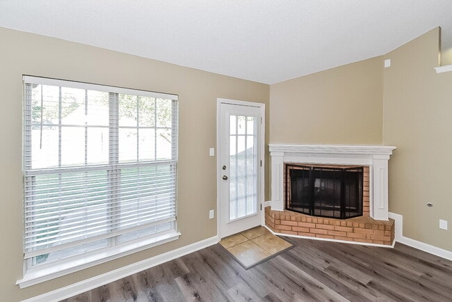 Photo - 7343 Bridle Ln