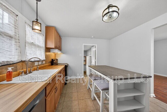 Photo - 408 Aviation Ave