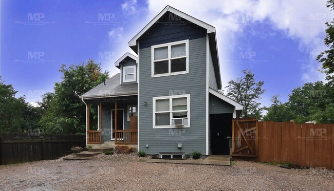 Building Photo - Bring three of your friends!