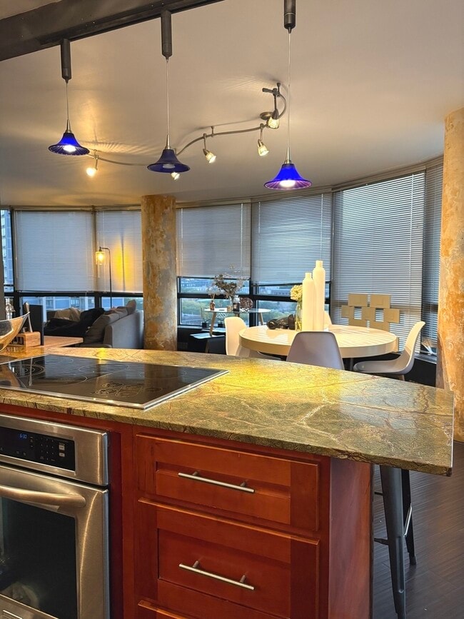 Photo - 5415 N Sheridan Rd Unidad 1111