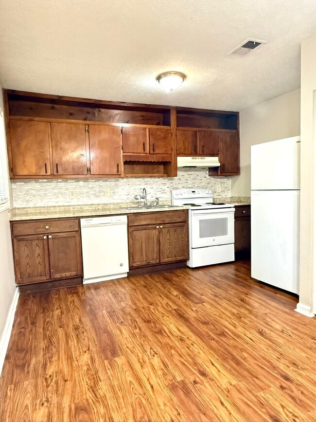 3638 Sweetbriar Cir