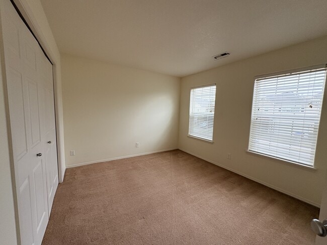 Photo - 16850 NW Arizona Dr