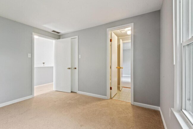 Photo - 648 Golfview Dr