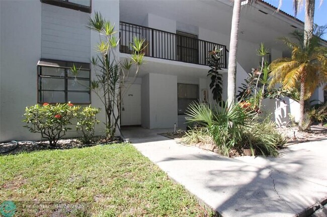 Building Photo - 8795 NW 35th St Unit 8795 Rental