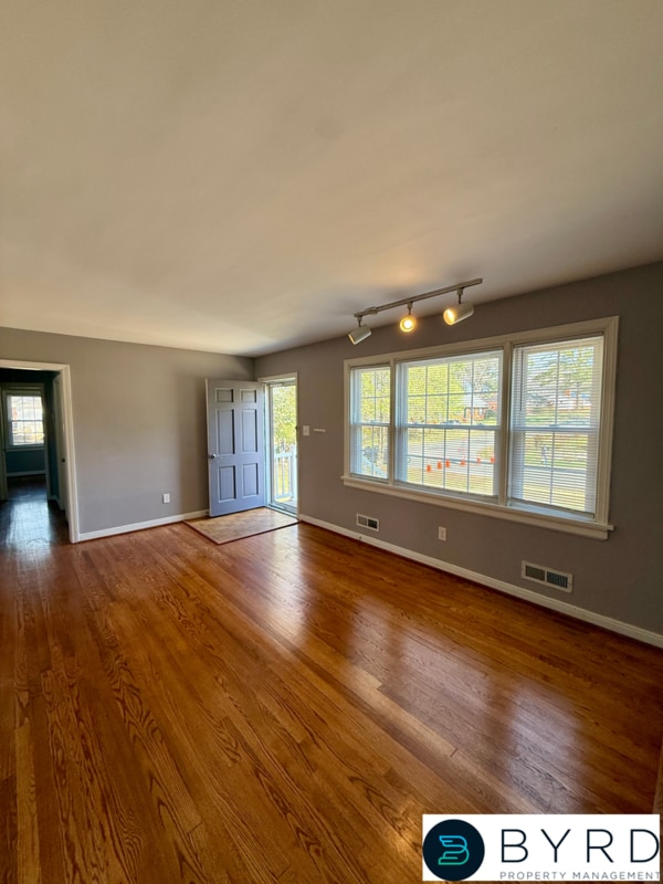 Photo - 9023 Farmington Dr