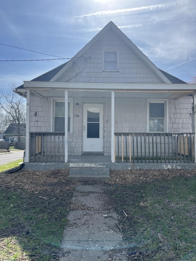 Building Photo - 2536 NE Monroe St Rental