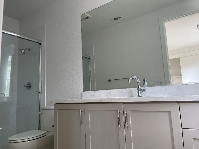 Photo - 335 Shannon Pl