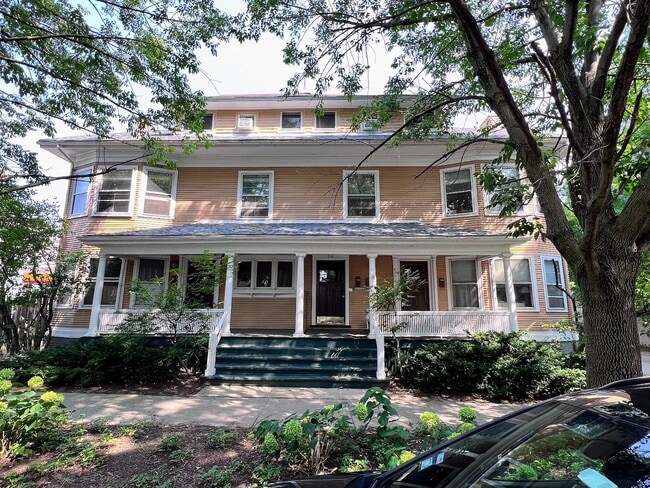 Building Photo - 519 Hamilton St Unit 2W