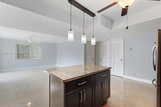 Photo - 1400 NE 54th St Unidad 102