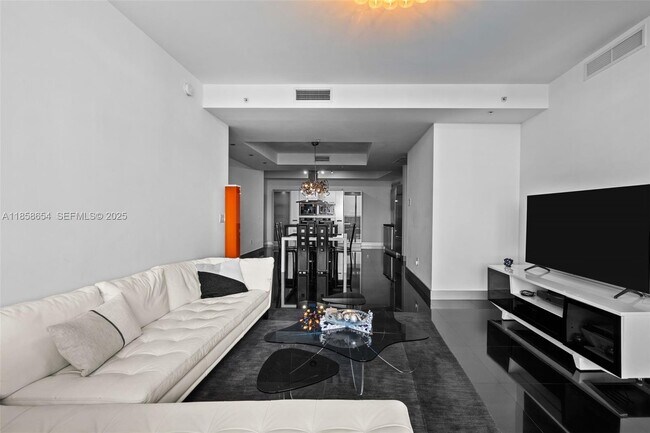 Photo - 18201 Collins Ave Unidad 4306