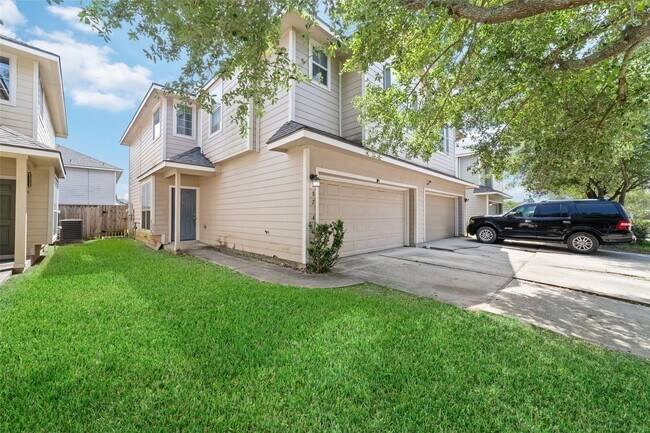 Photo - 8734 Rainglen Ln