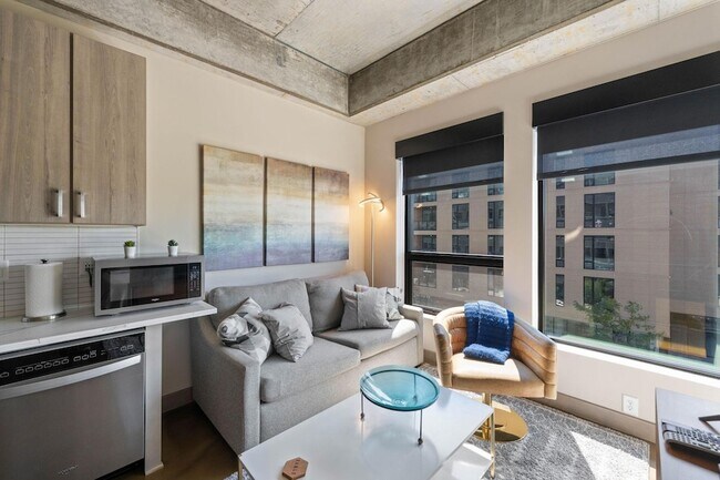 Photo - 728 N 3rd St