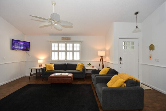 Photo - 35 Andover Dr Unit ID1060869P