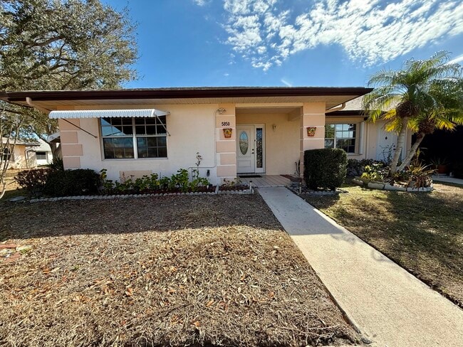 Photo - 5850 Summerfield Ct Unit 52