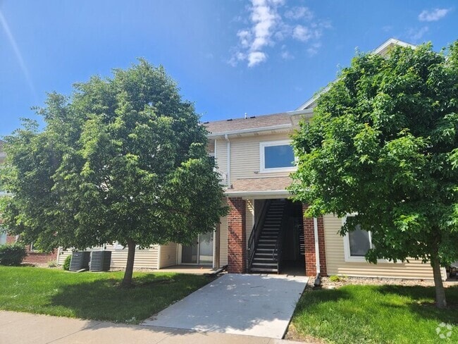 Building Photo - 1835 SW White Birch Cir Unit 8 Rental