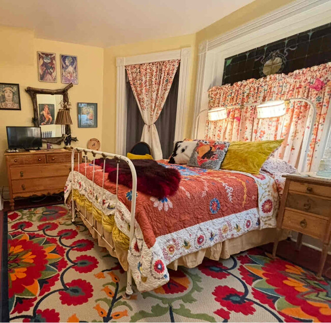 Photo - 425 S Washington St Apartment Unit Furnished, quiet, clean, kitchenette #3