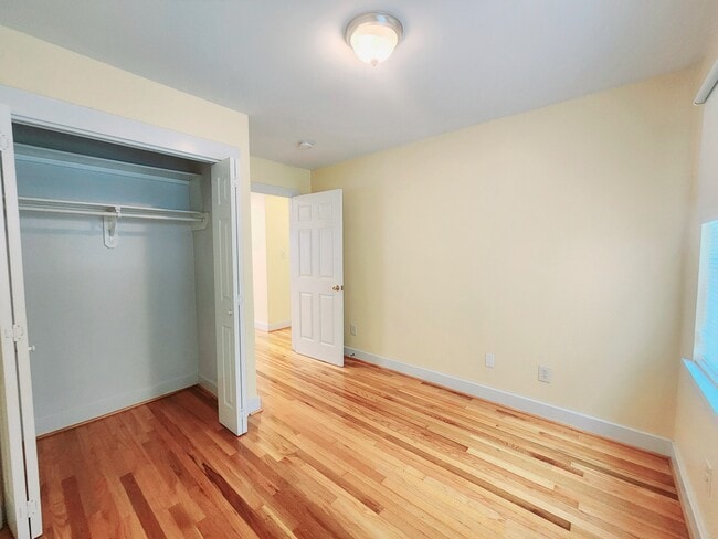725 E 10 1/2 St