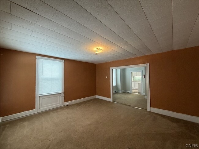 Photo - 7 S Washington St