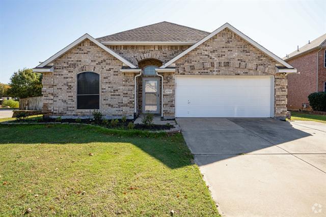 Building Photo - 2701 Chatsworth Dr Rental