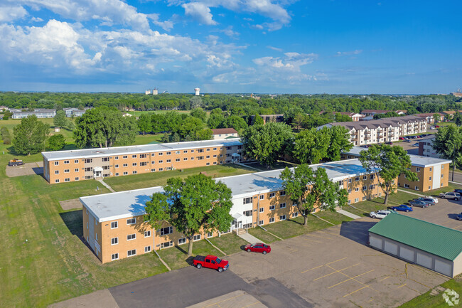 Courtyard - Suite Liv'n - Marshall