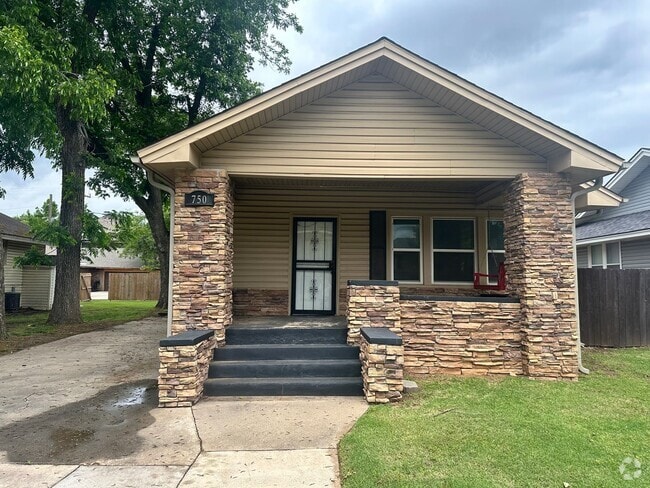 Building Photo - 750 S Jenkins Ave Unit 750 S. Jenkins Rental