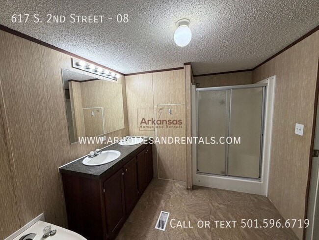 Photo - 617 S 2nd St