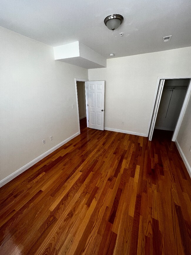 Photo - 57 Woodford St