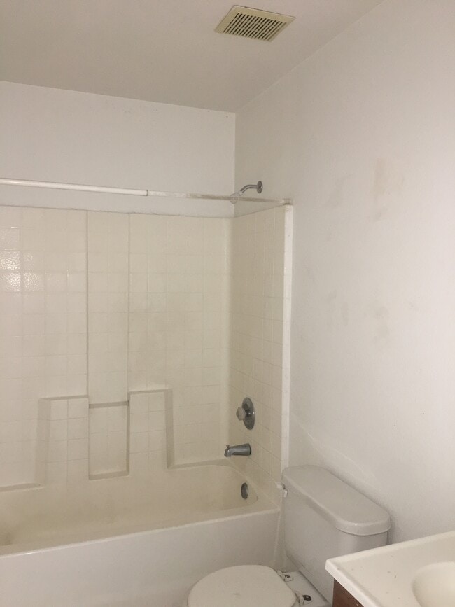 Photo - 191 W State St Unit #4