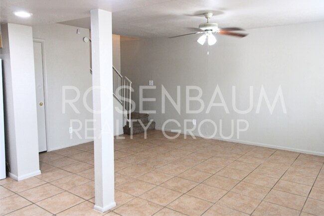 Building Photo - Charming 2-bedrooms, 1-bath townhome in Ph...