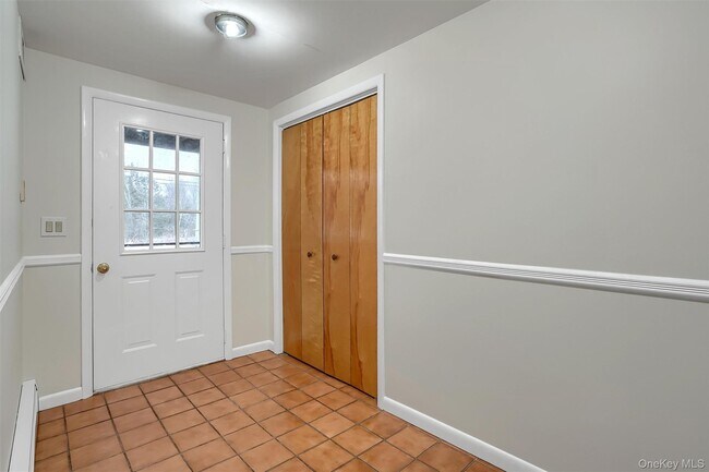 Building Photo - 160 Union Corners Rd Unit C