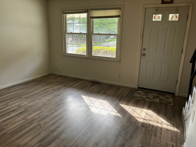 Photo - 127 E Village Rd