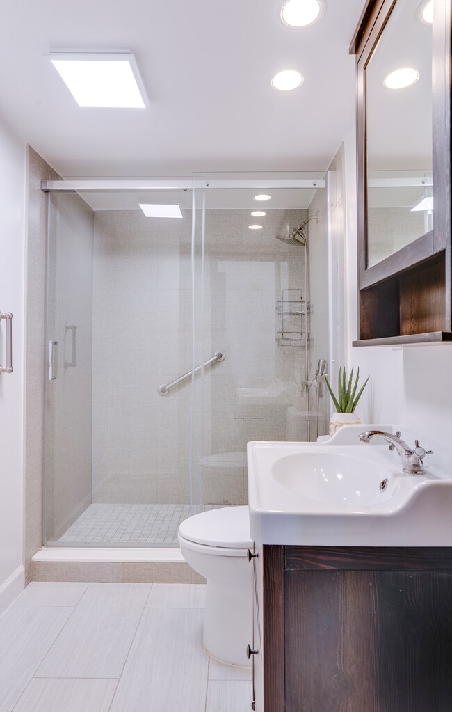 Shared Bathroom - 15012 Olddale Rd House Unit LL Walkout