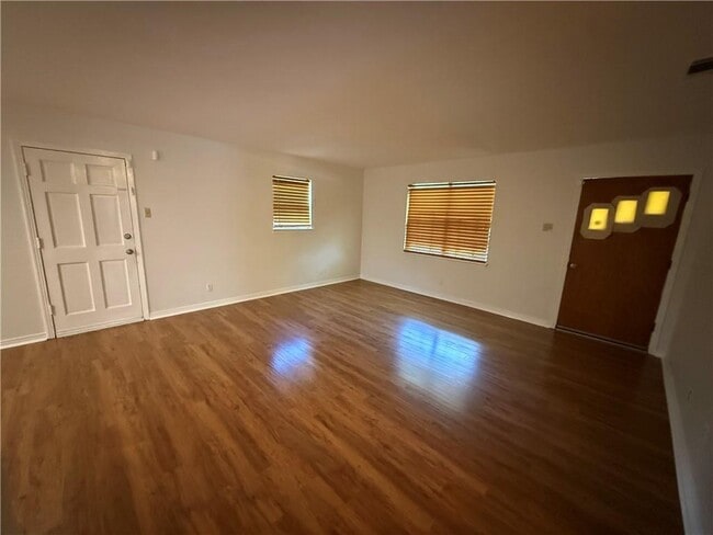 Photo - 2308 Crestwood Cir