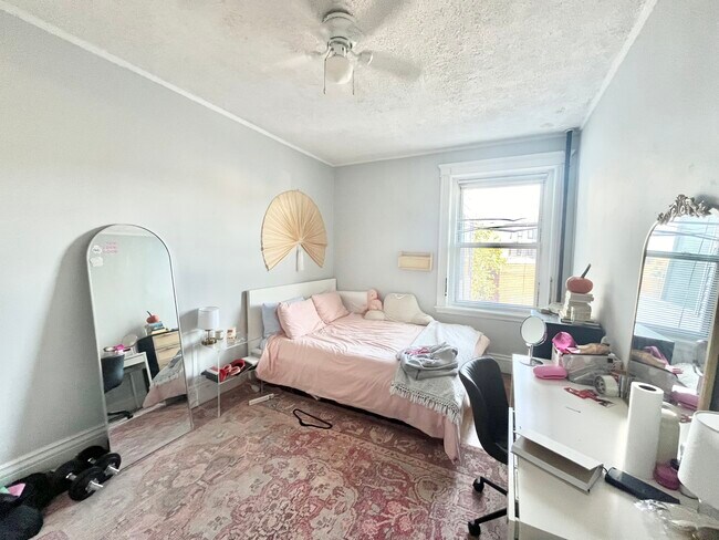 Photo - 11 Babcock St