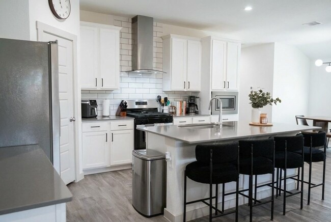 Photo - 12918 Wempe Wy