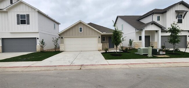 Building Photo - 2221 Delano Dr