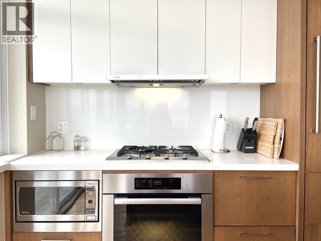 1372 Seymour St Unit 4203