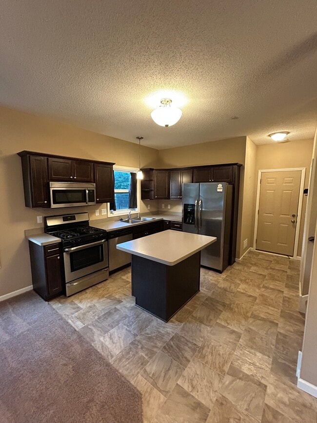 Photo - 1010 Van White Memorial Blvd