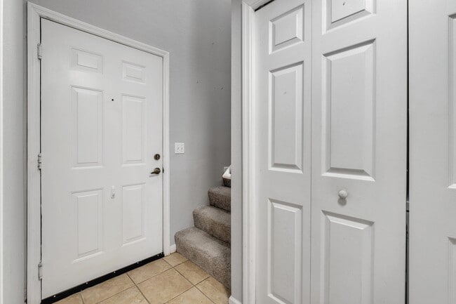 Photo - 2801 Chancellorsville Dr Unidad 137