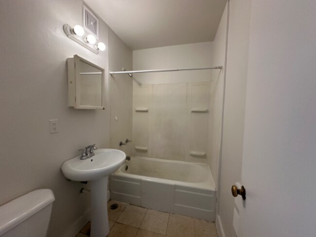Photo - 163 N Rosewood Ave Unit C3
