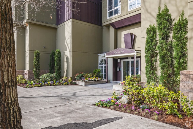 Entrada - Excalibur Apartment Homes