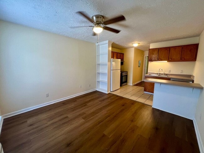 Photo - 1BR 1BA Apartment at Venture Point Apt. *Water Included* Unidad E-36