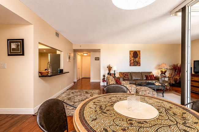 Photo - 2255 Lindell Blvd Unit 4404