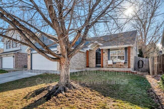 Photo - 2866 Fernwood Pl